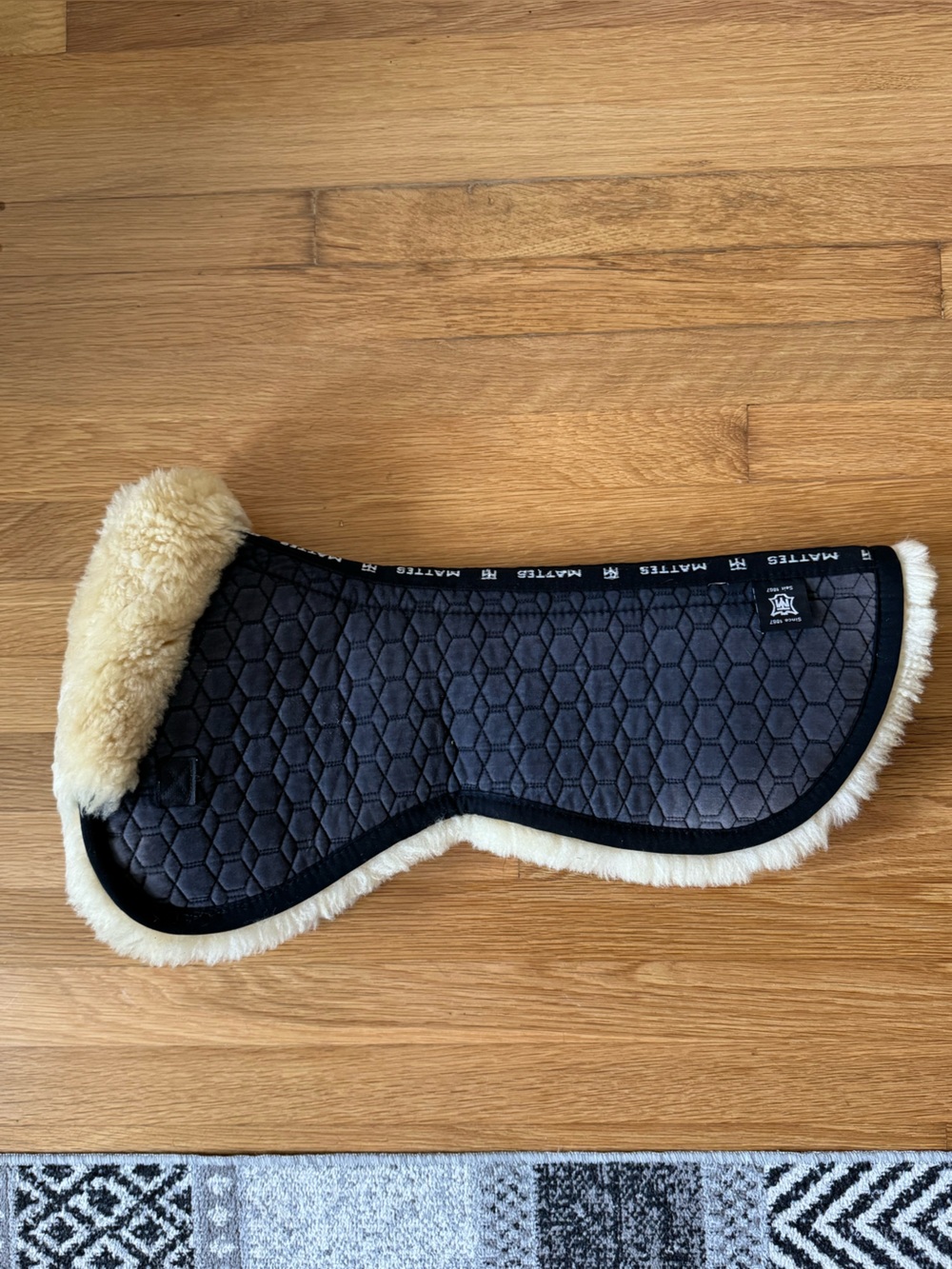 Mattes Platinum Sheepskin Half Pad